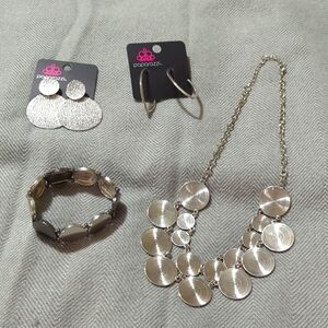 Paparazzi jewelry set